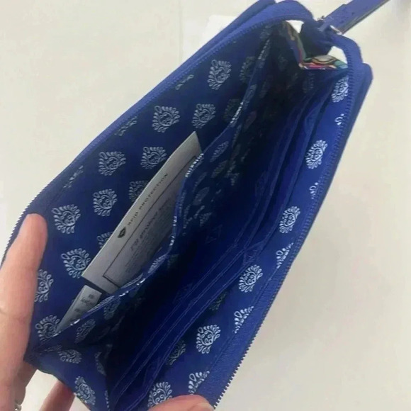 NWT Vera Bradley Iconic RFID Front Zip Wristlet Romantic Paisley Blue - Picture 6 of 8